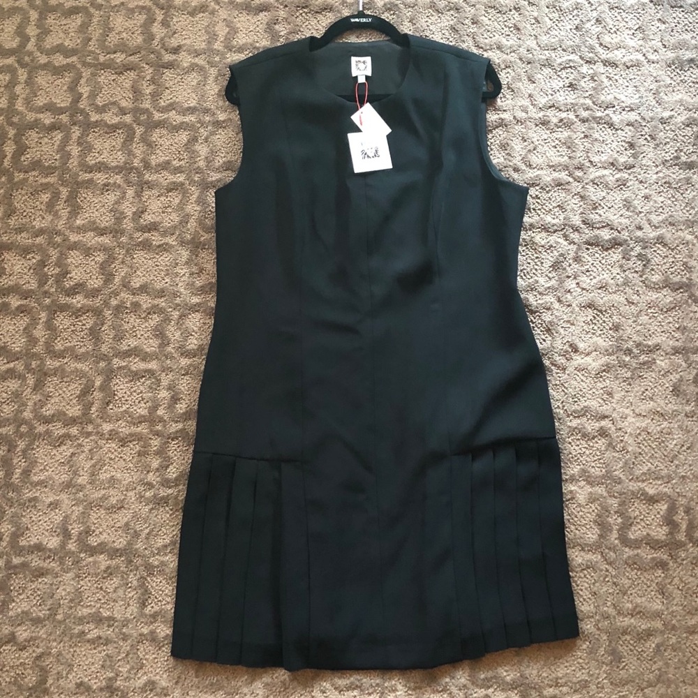 Black Anne Klein Sleeveless Sheath Dress w/ Pleats